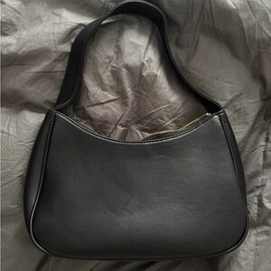 Elegant Black Leather Shoulder Bag